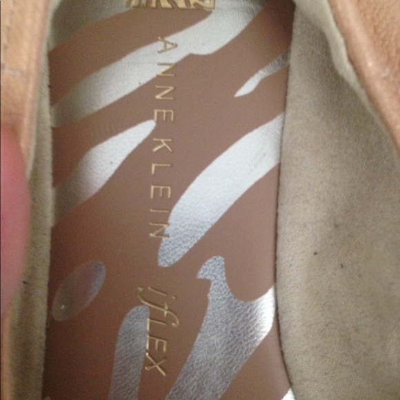 Anne Klein shoes - Picture 2 of 2